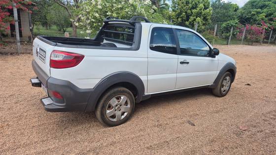 FIAT STRADA 1.8 MPI ADVENTURE CD 16V FLEX 3P MANUAL FIAT STRADA 1.8 MPI ADVENTURE CD 16V FLEX 3P MANUAL